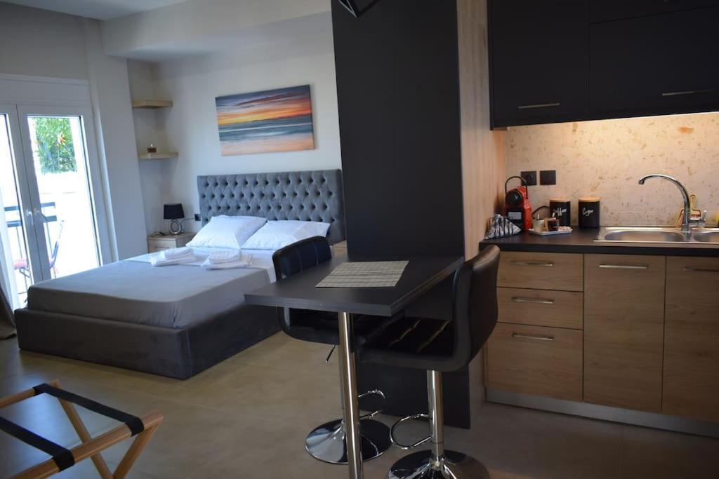 Fay'S Luxury Loft Lägenhet Volos Exteriör bild
